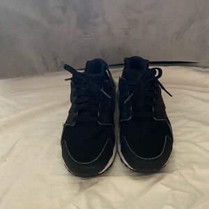 Nike black huaraches